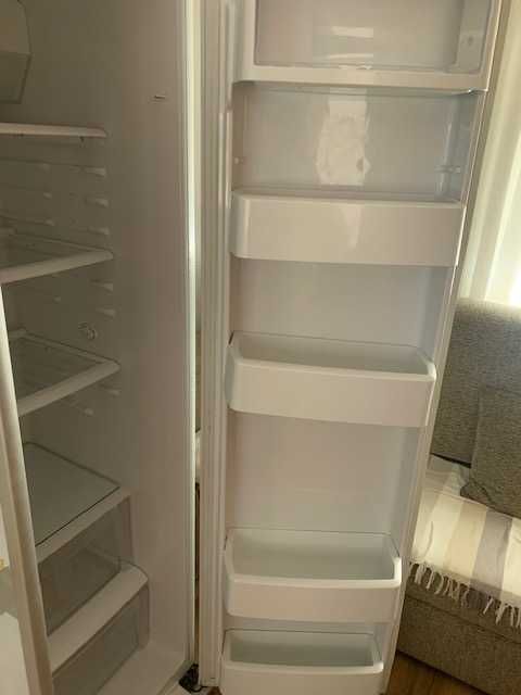 Frigorifico americano LG com 358l (refrigeração); 195l (congelação)