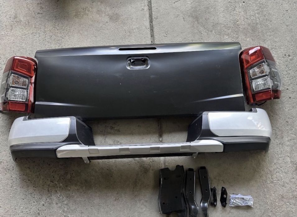 Морда Mitsubishi L200 2019-2023 років випуску