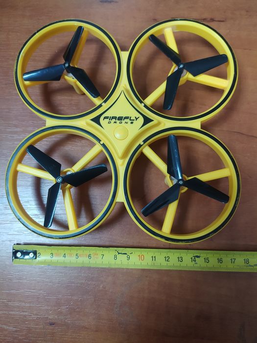 Продаётся дрон- квадрокоптер.