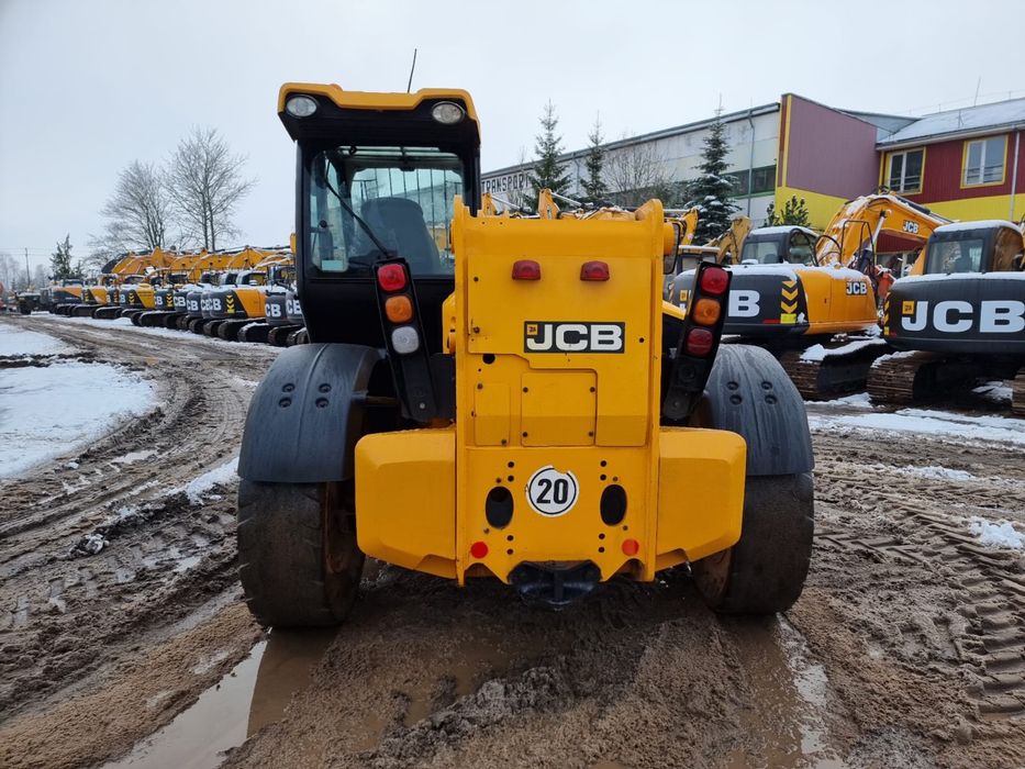 Продам телескопический погрузчик JCB 550-80WM