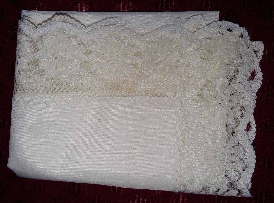 Chusteczka stylonowa z koronką, gładka biała. Rozmiar 50x40cm