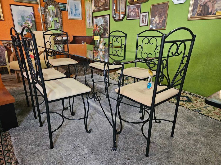 Mesa de ferro com tampo de vidro - óptimo estado - Só a mesa as cadei