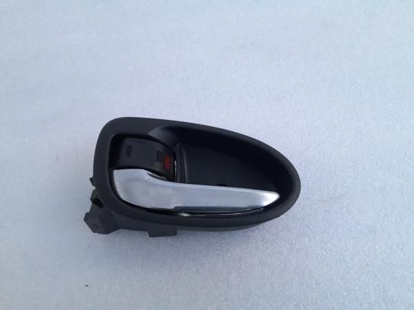 Puxador interior porta frente esquerdo TOYOTA Yaris (_P9_)