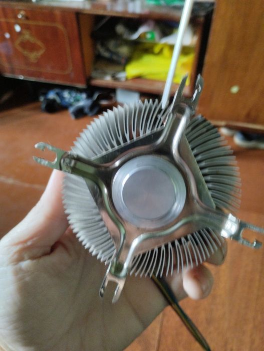 Продам процессор с кулером Intell Xeon e3-1230v2..