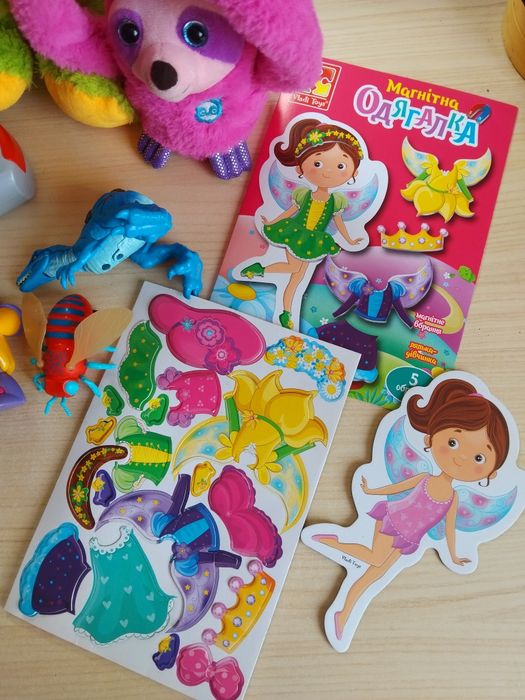 Игрушки музыкальные, развивающие.