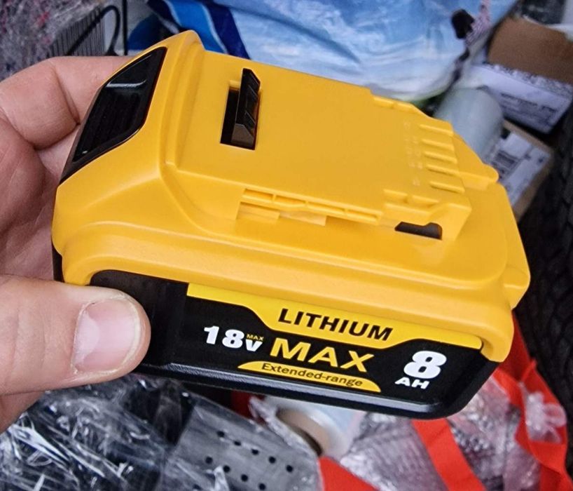 Новий акумулятор оригінал DeWalt 18V XR 8Ah