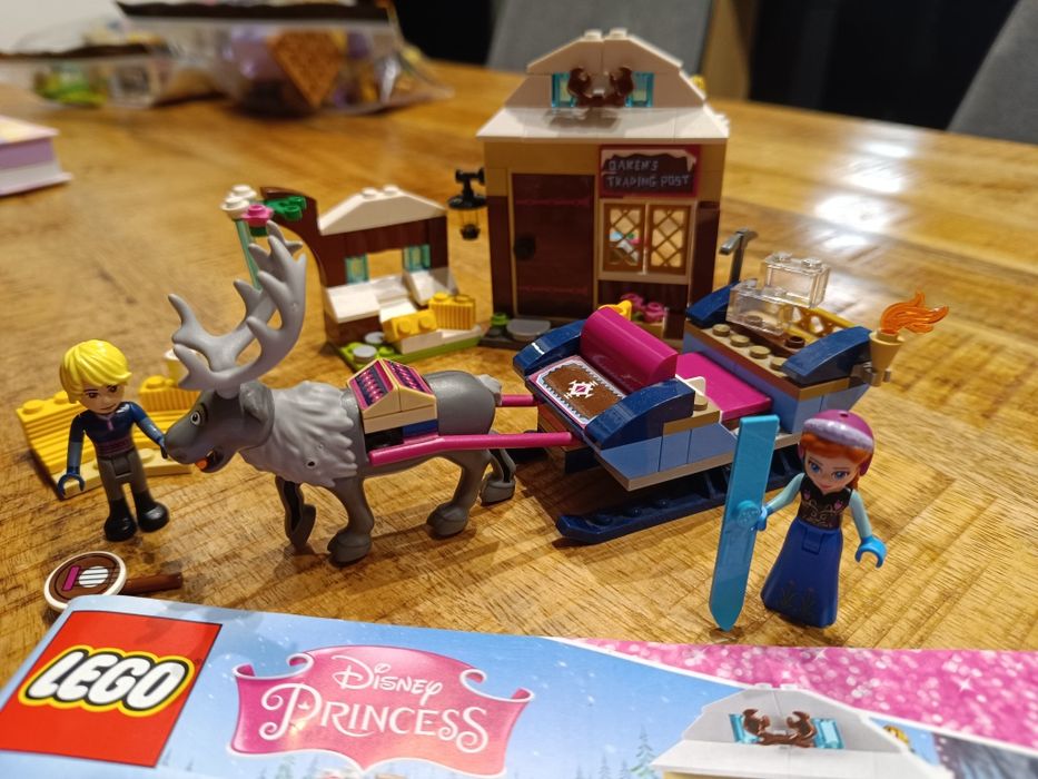 Saneczkowa przygoda Anny i Kristoffa LEGO Kraina Lodu
41066