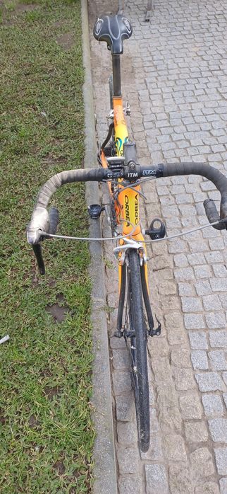 Vendo bicicleta de corrida em muito bom estado