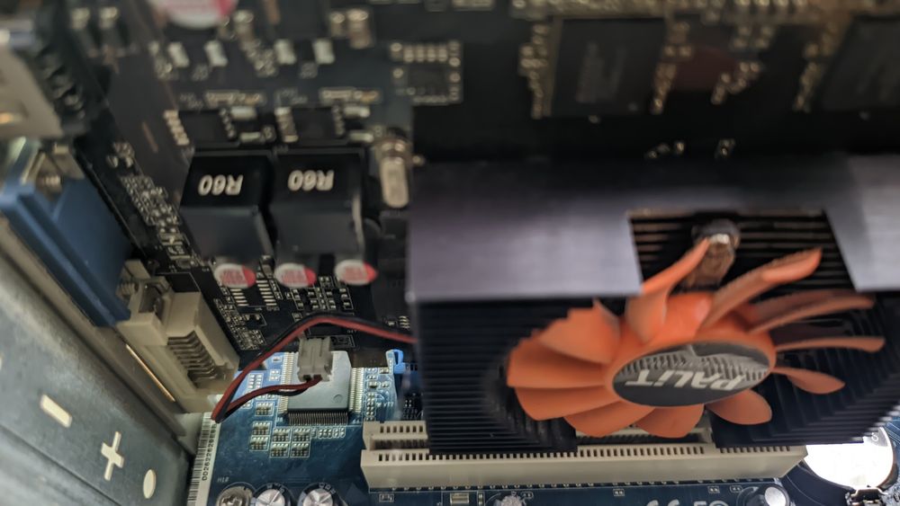 комп'ютер з монітором п к