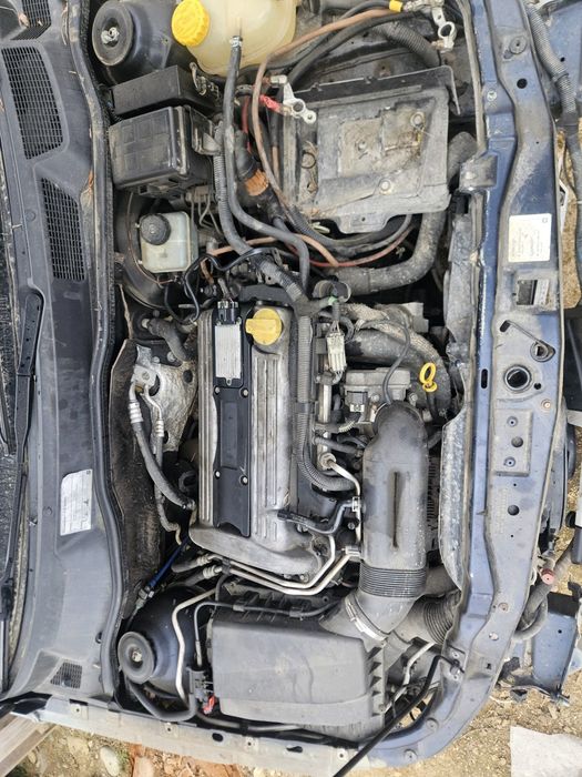 Розбирається Опель Астра Г Ж купе Бертон 2.2 бензин механіка Z22SE