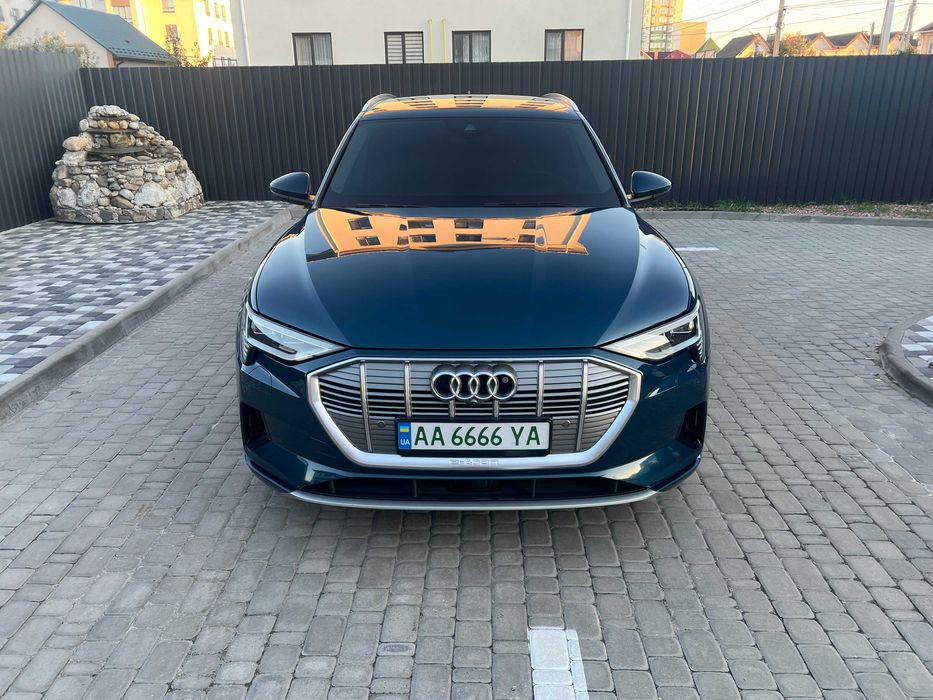 Audi e-tron 2019