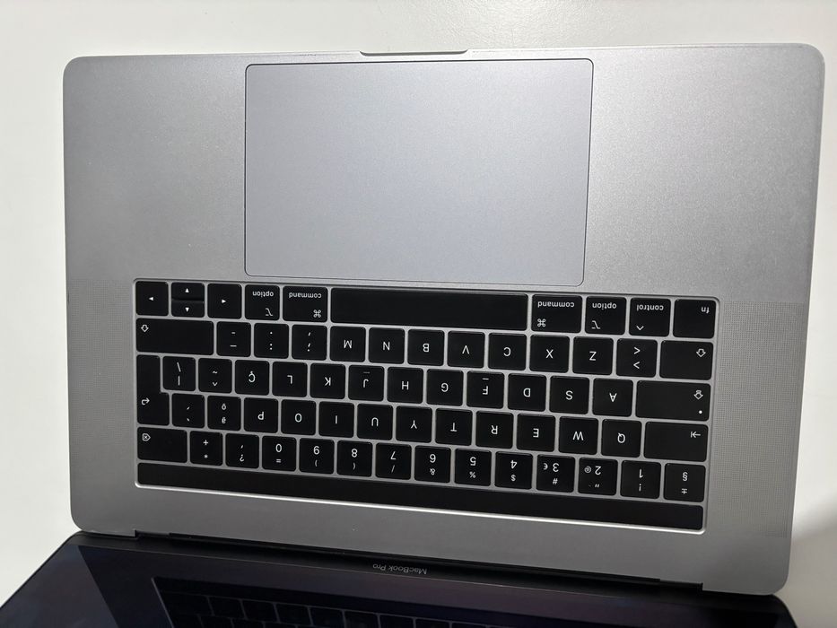 MacBook Pro 15” (2019) para venda