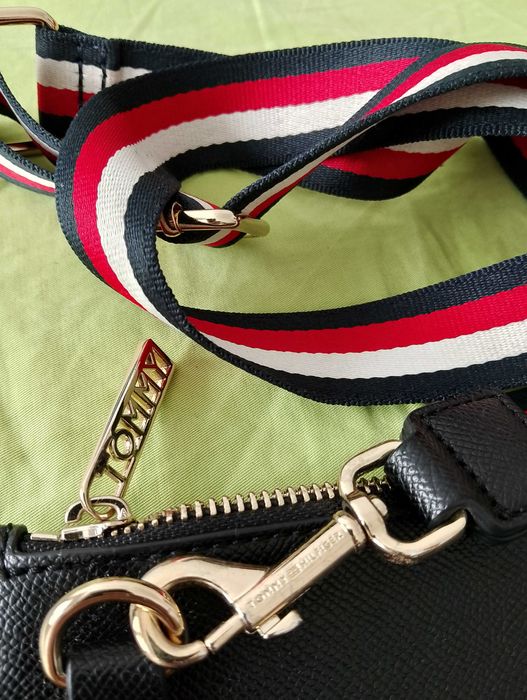 TOMMY HILFIGER. Mała torebka damska