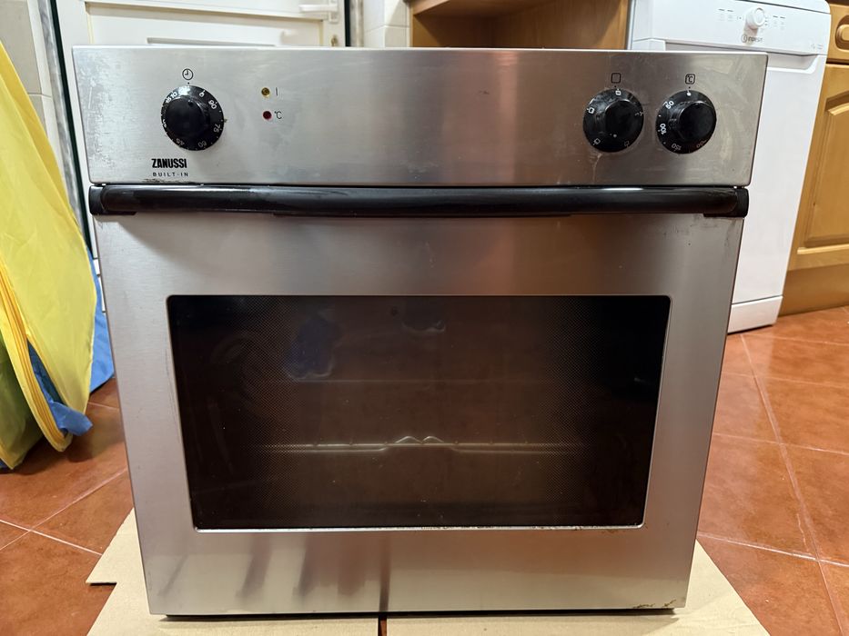 Forno Zanussi em bom estado
