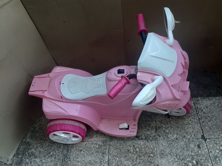 Mota triciclo para criança