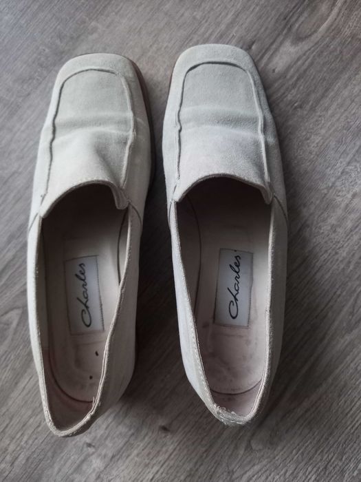 Sapatos clássicos camurça