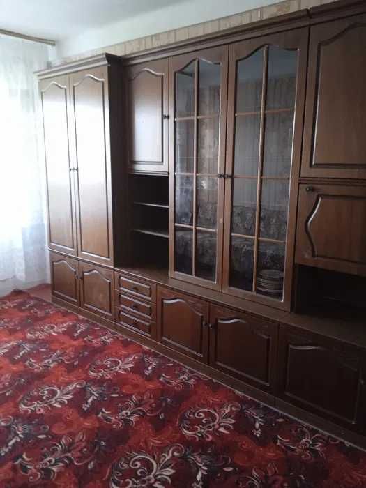 Здам в оренду 2-кімнатну квартиру на Воскресенці. Метро 15 хвилин.