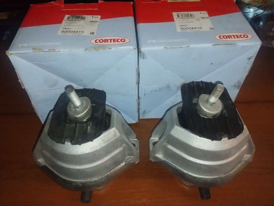Опора двигателя  (подушки двигателя)BMW E60   80004416, 80004415