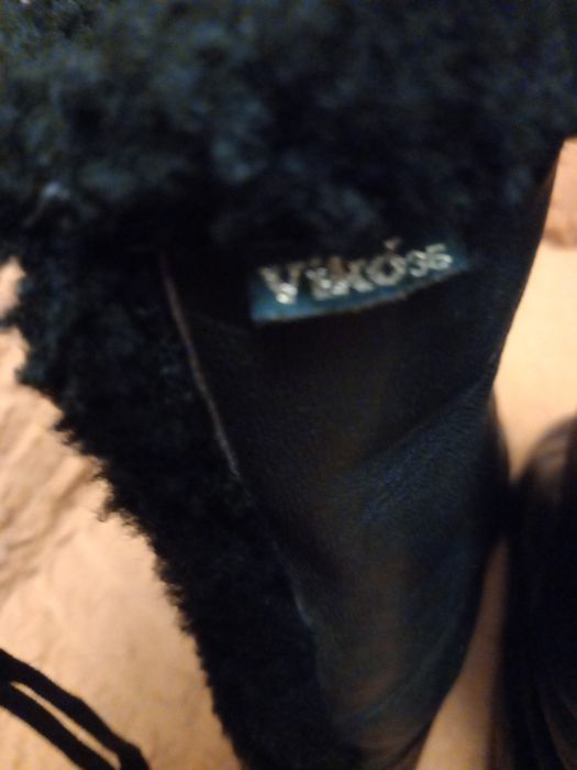 Кожаные сапожки на девушку