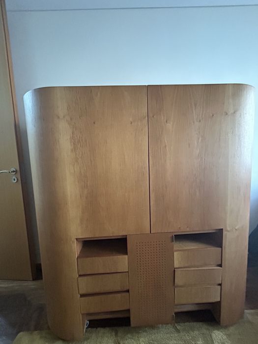 Secretaria madeira