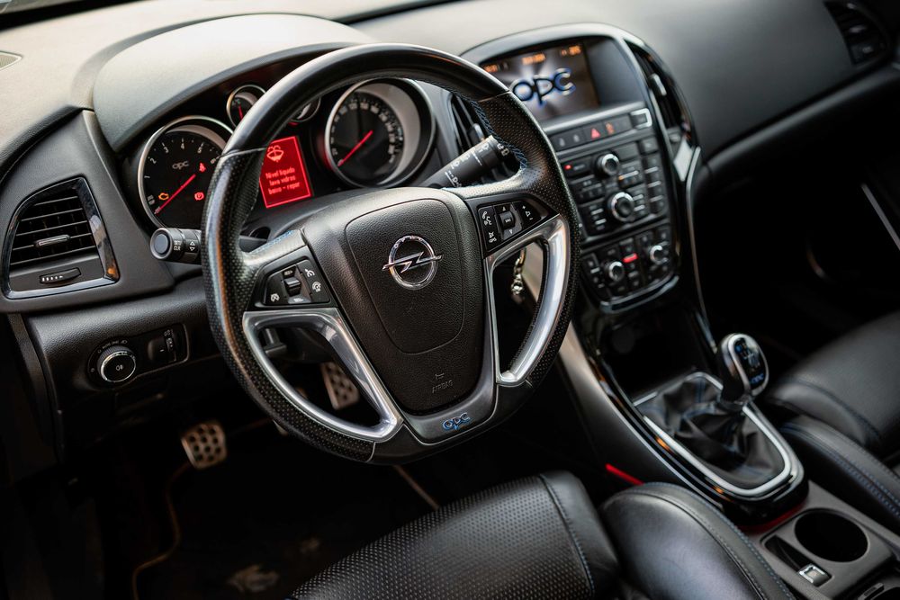 Opel Astra GTC OPC 2.0 T