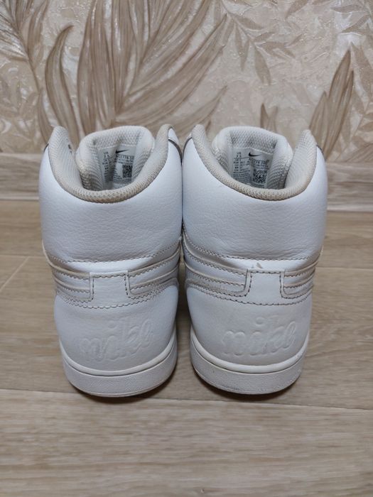 кросівки  Nike оригінальні