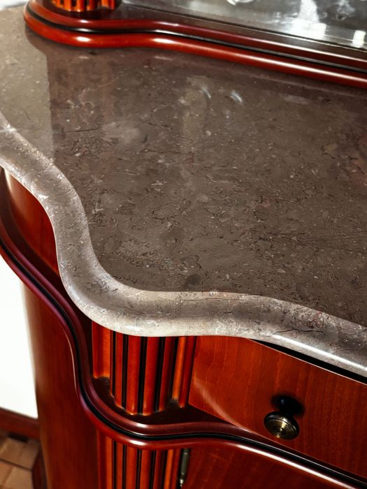 Móvel de entrada em excelente estado