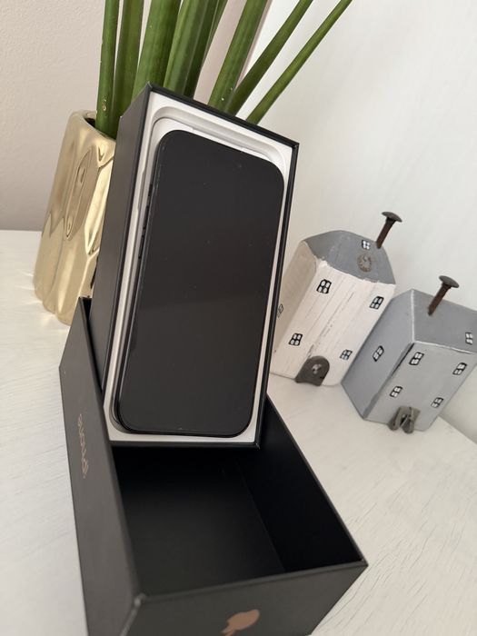 iPhone 15 256 GB czarny