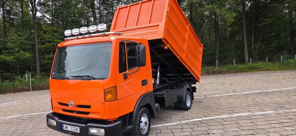 Nissan atleon  wywrotka 3.0 kat B