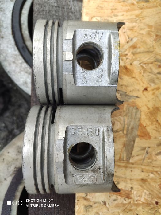 Продам поршень газ 52, 53 новые