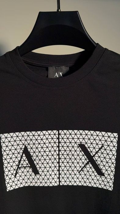 Крута чоловіча  мужская футболка Armani Exchange розмір S-XXL чорний та білий колір