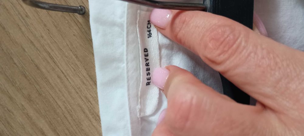 Bluzka dziewczęca biała galowa Reserved
