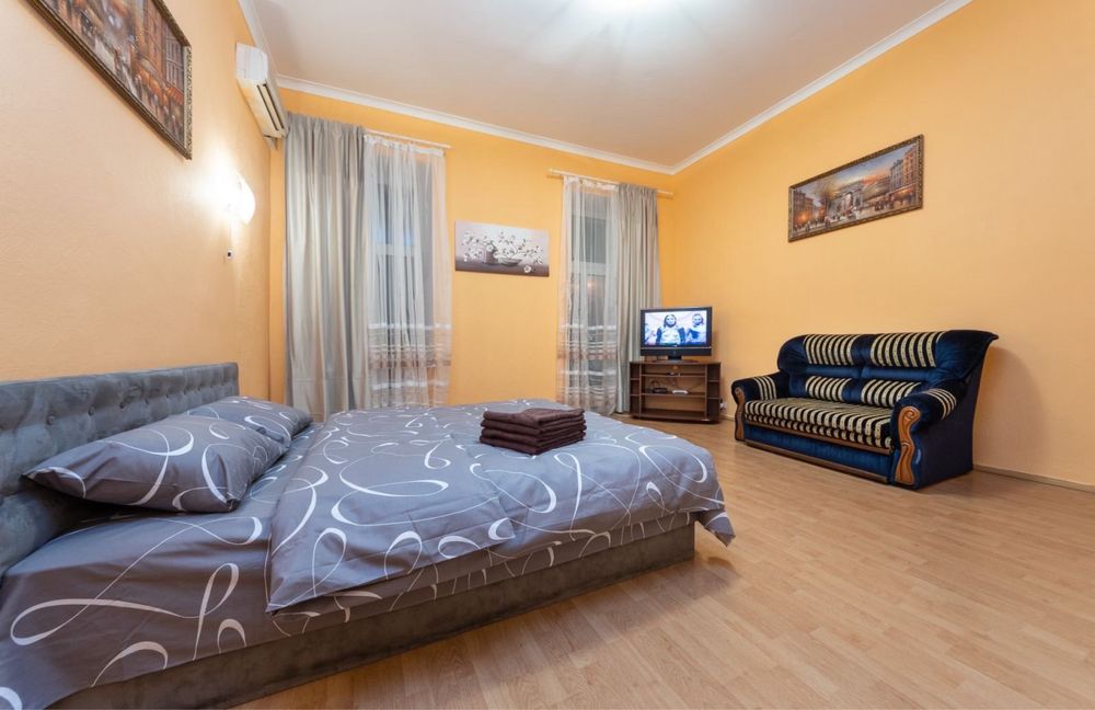 Посуточно , двухкомнатная квартира , Майдан  , ул. Софиевская 4