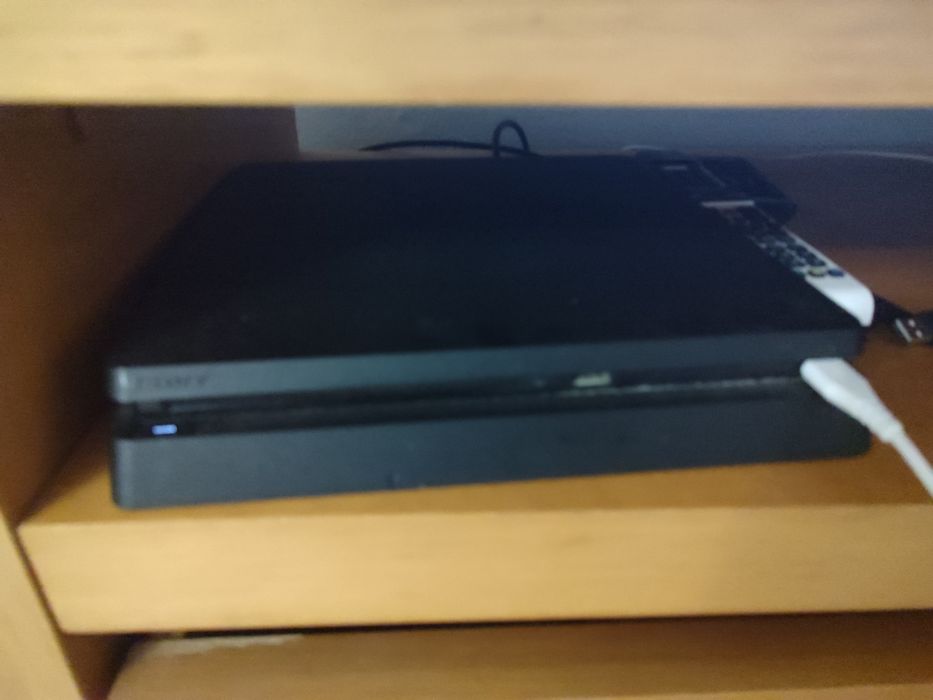 Ps4 500gb de ram 2 controles