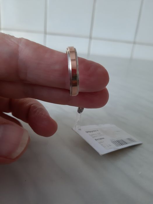 Серебряное обручальное кольцо  со вставкой из золота 21размер