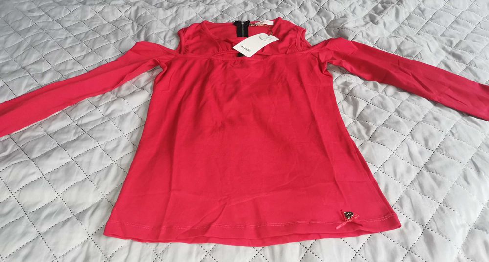 Bluzka megi wycięcia