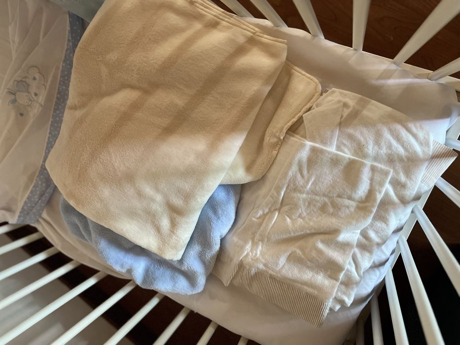 Berço ikea com colcao viscoelastico Zy incluido