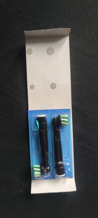 Końcówki do szczoteczki Oral B ulepszona technologia włókien -2szt