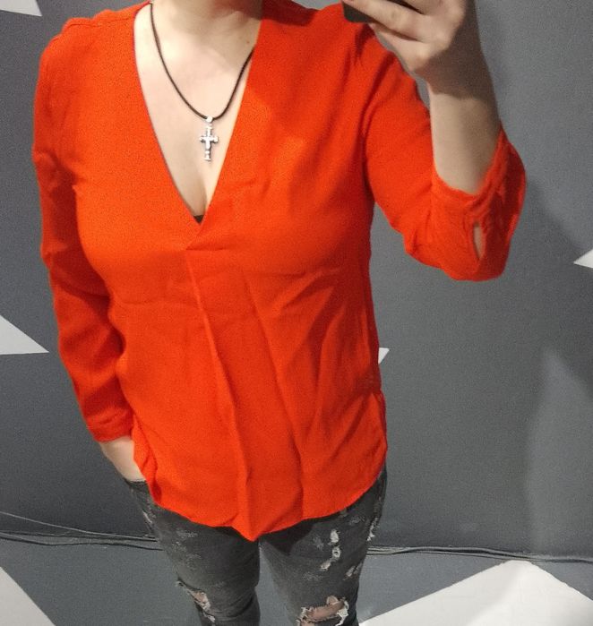 Блузка яркая ( идеальная)