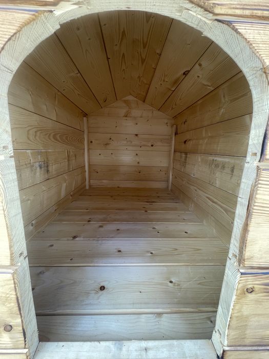 Buda dla psa z ocieplaną podłogą