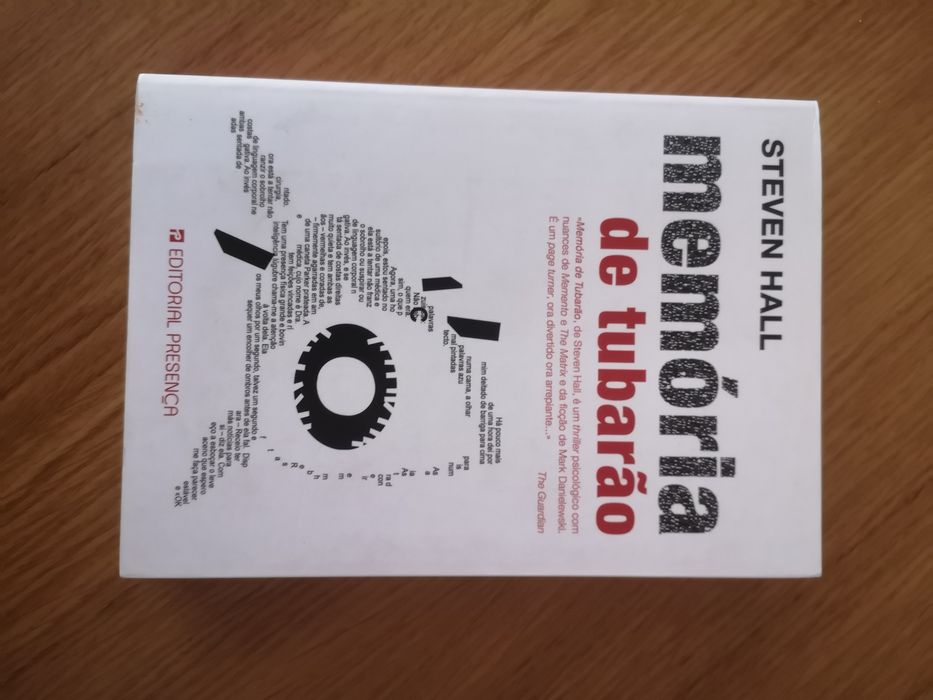 Livro Memória de Tubarão de Steven Hall