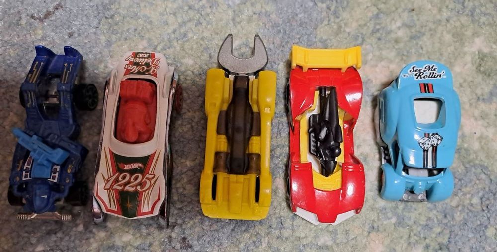 Машинки моделі Hot Wheels