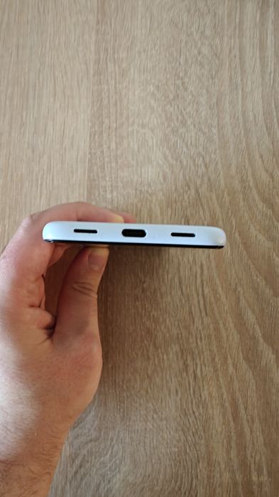 Смартфон Pixel 4a