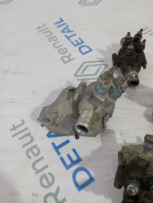 Термостат Б/У Renault Master Trafic Opel Movano Vivaro 922000004R