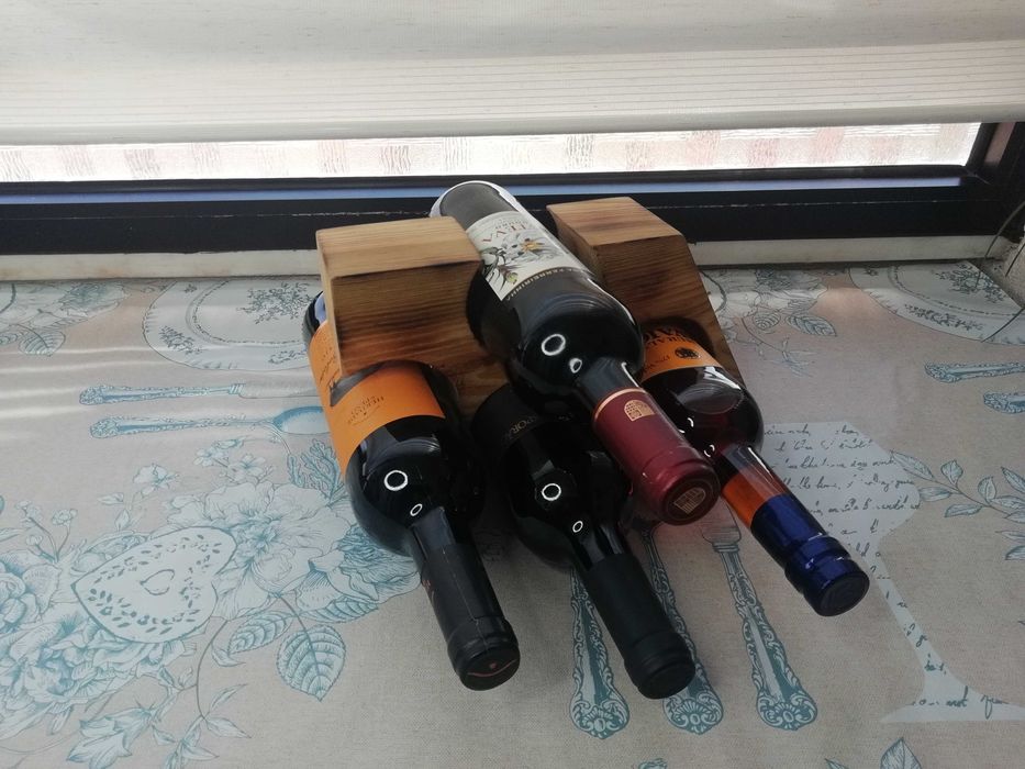 Garrafeira pequena para 4 garrafas