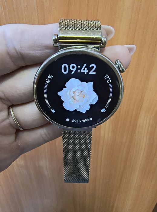 Smartwatch Huawei GT 4 gold złoty elegant