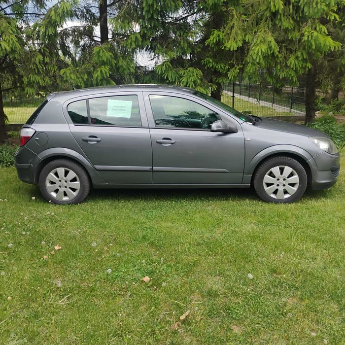 Opel Astra Benzyna
