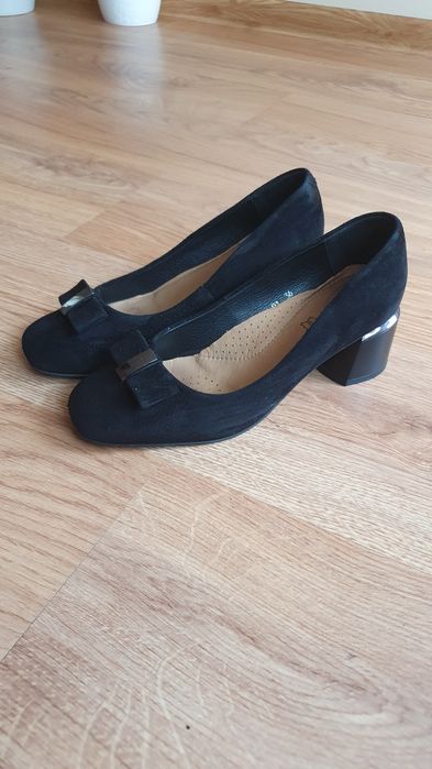 Czułenka Lasocki zamszowe r.36