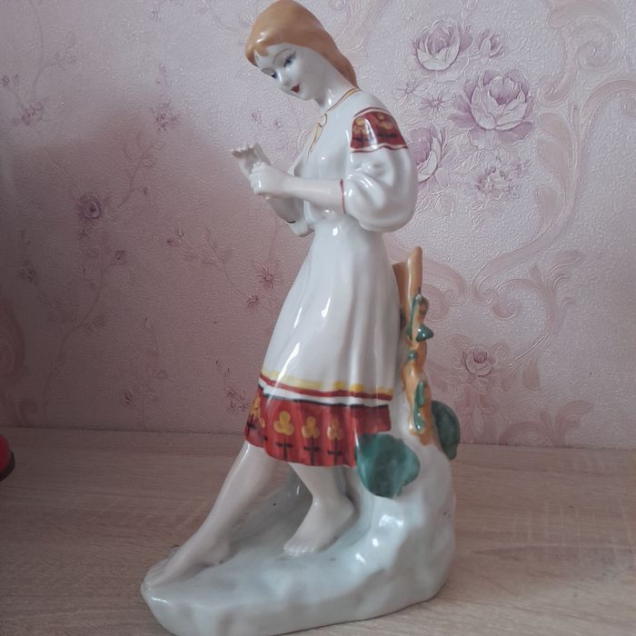 Статуетка "Альонка"