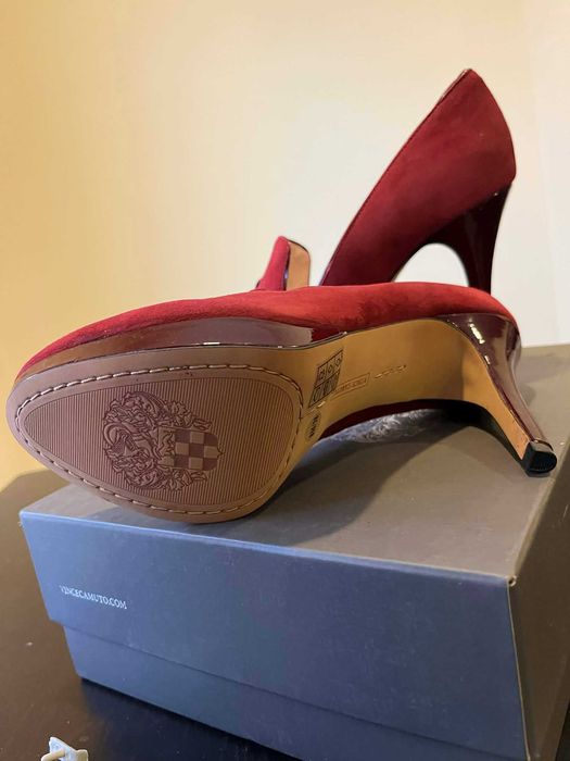 Sapatos Vince Camuto salto alto vermelhos tamanho 38